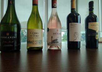 SE SELECCIONARON VINOS INSTITUCIONALES 2022