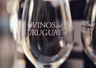 VINOS DEL URUGUAY JUNTO A GARAGE GOURMET