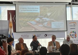 DESAYUNO CIPETUR SOBRE ENOTURISMO EN INAVI